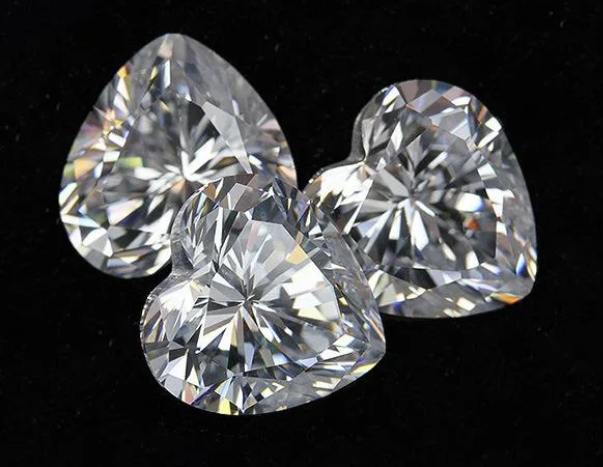 Moissanite blanco en forma de corazón de alta calidad VVS Factory Precio al por mayor DEF