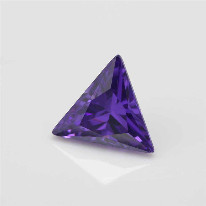 Fabricante mayorista 5A Deep Purple Triangle Cubic Zirconia para joyería