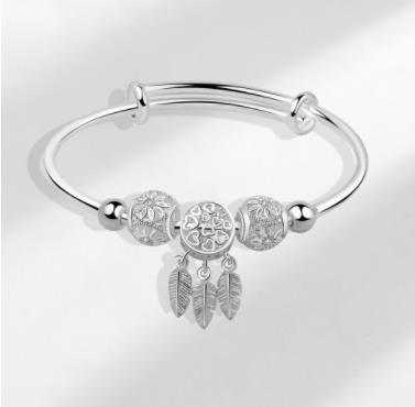 Aleación chapada en plata 999 Nicho de plata Pulsera de villa de viento frío personalizada Pulsera de plata al por mayor