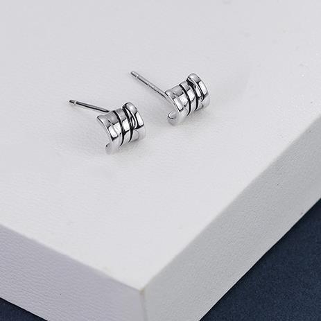 Pendientes lindos de mujer chapados en plata de ley 925 con diseño de sentido de nicho de metal