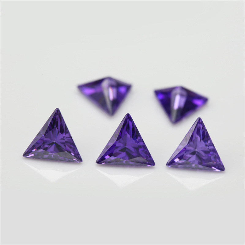 Fabricante mayorista 5A Deep Purple Triangle Cubic Zirconia para joyería