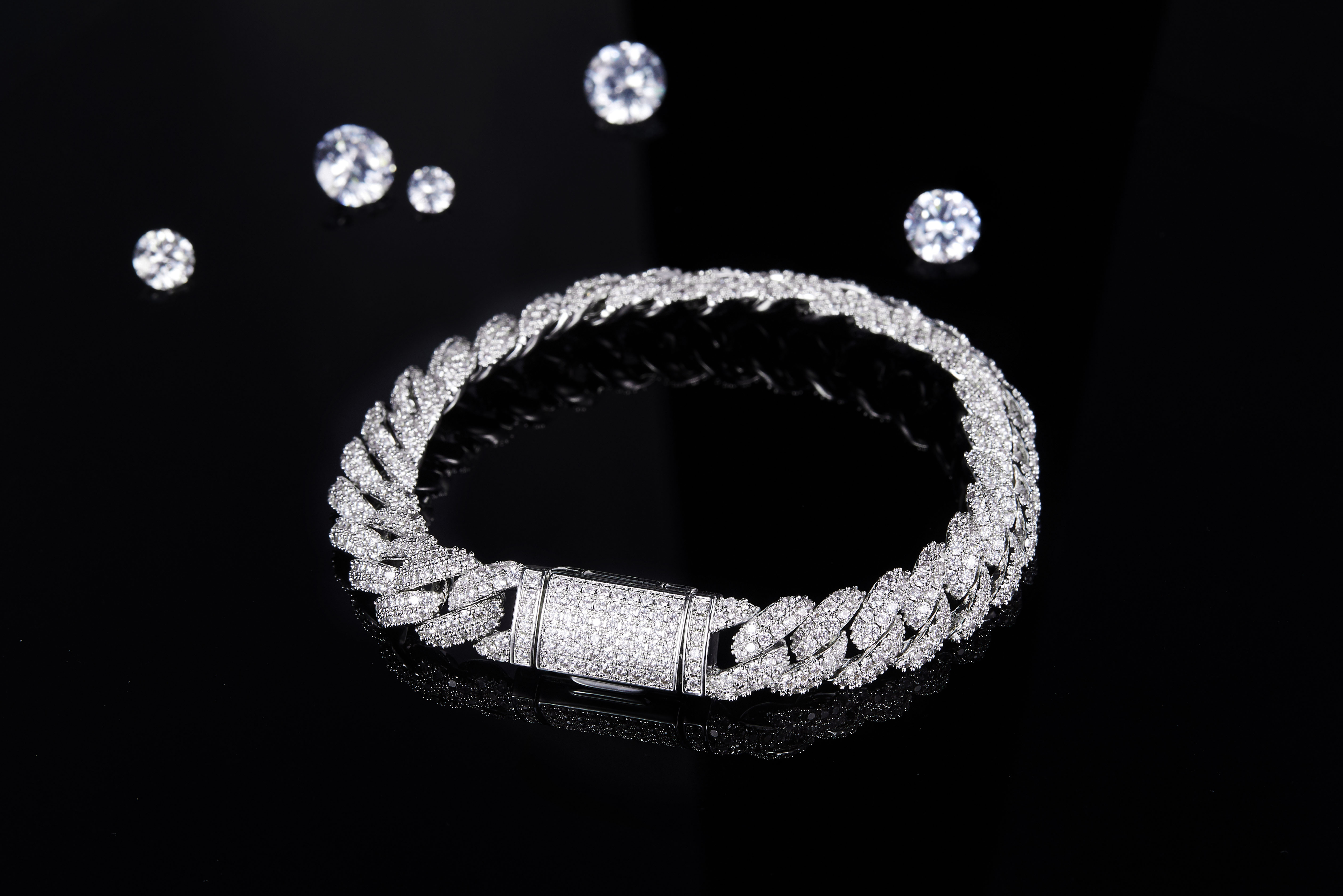 Lujosa pulsera de moissanita para hombres y mujeres con diamantes completos