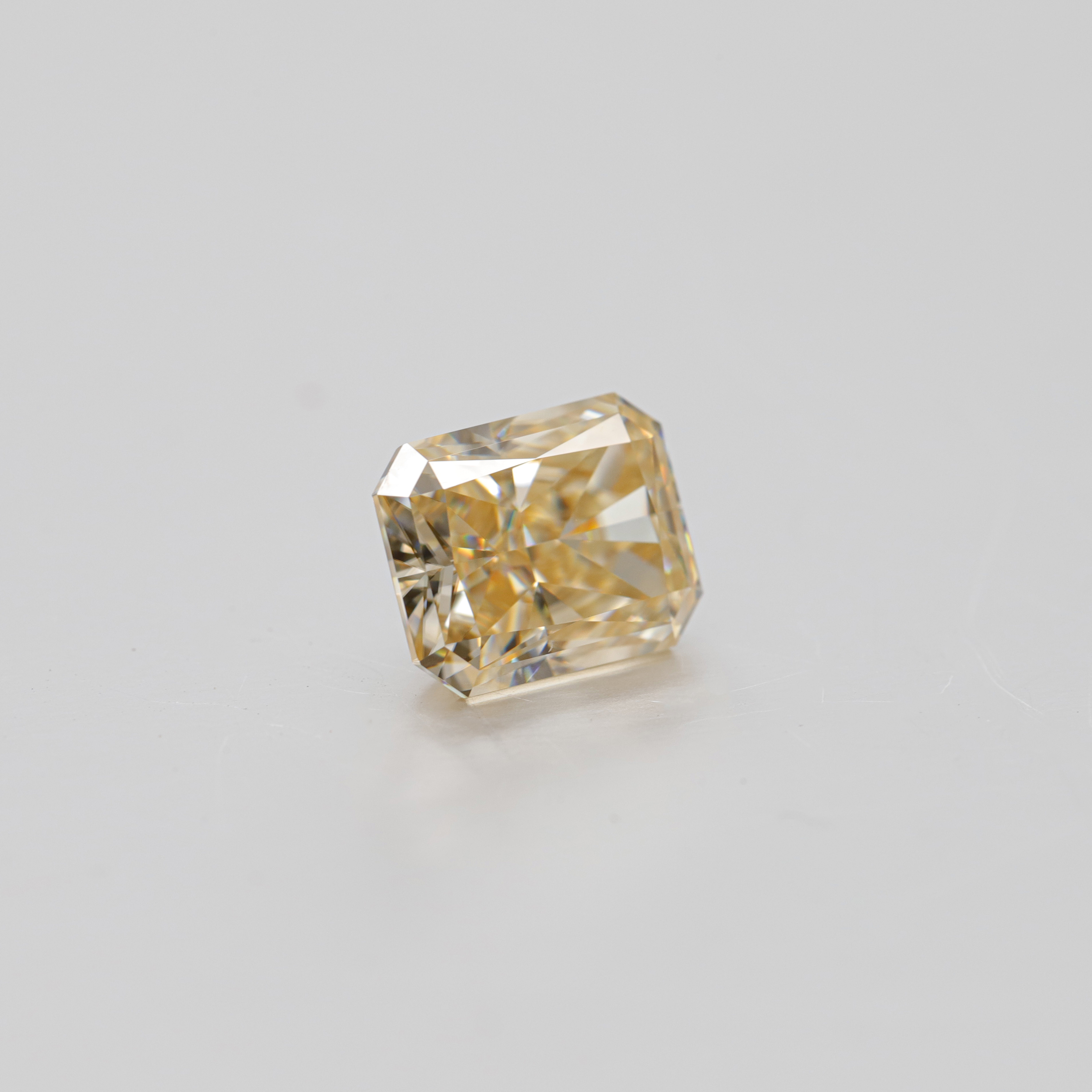 Moissanite sintético Morsonite VVS de champán de corte radiante de excelente calidad 