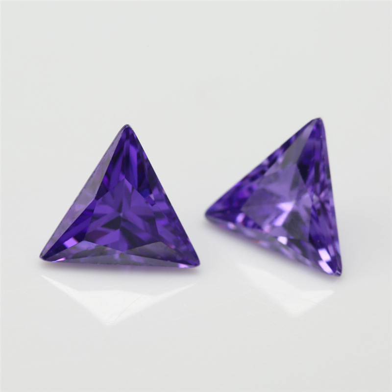 Fabricante mayorista 5A Deep Purple Triangle Cubic Zirconia para joyería