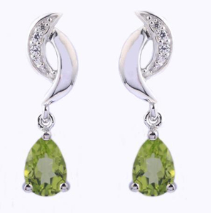 Elegantes pendientes de moda chapados en plata de ley 925 con gema verde oliva