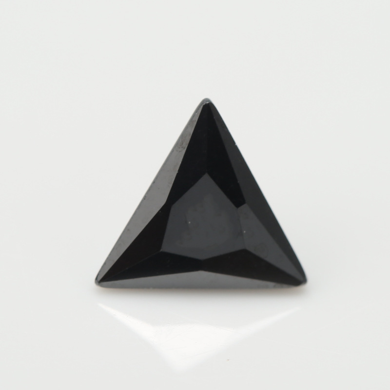 5A Venta al por mayor de fabricación negra Triangle Cubic Zirconia para joyería