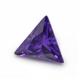 Fabricante mayorista 5A Deep Purple Triangle Cubic Zirconia para joyería