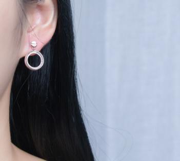 Aretes de moda chapados en oro de plata esterlina 925 con incrustaciones de gemas redondas pequeñas