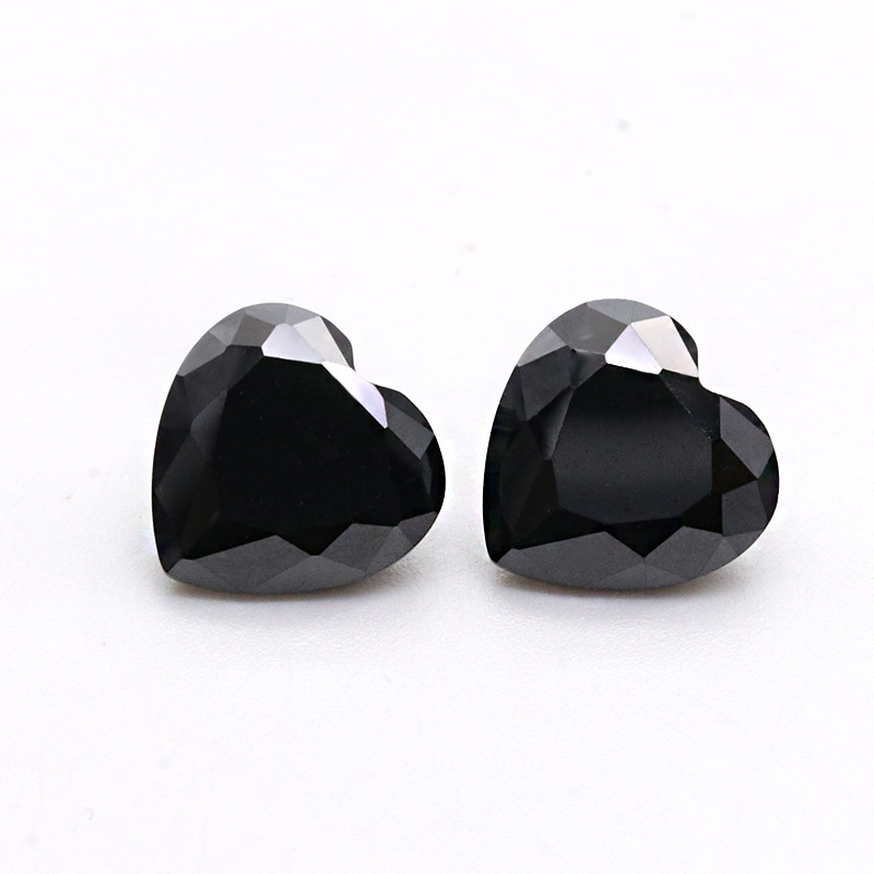 Negro 3EX Alta calidad 3A Zirconia cúbica en forma de corazón