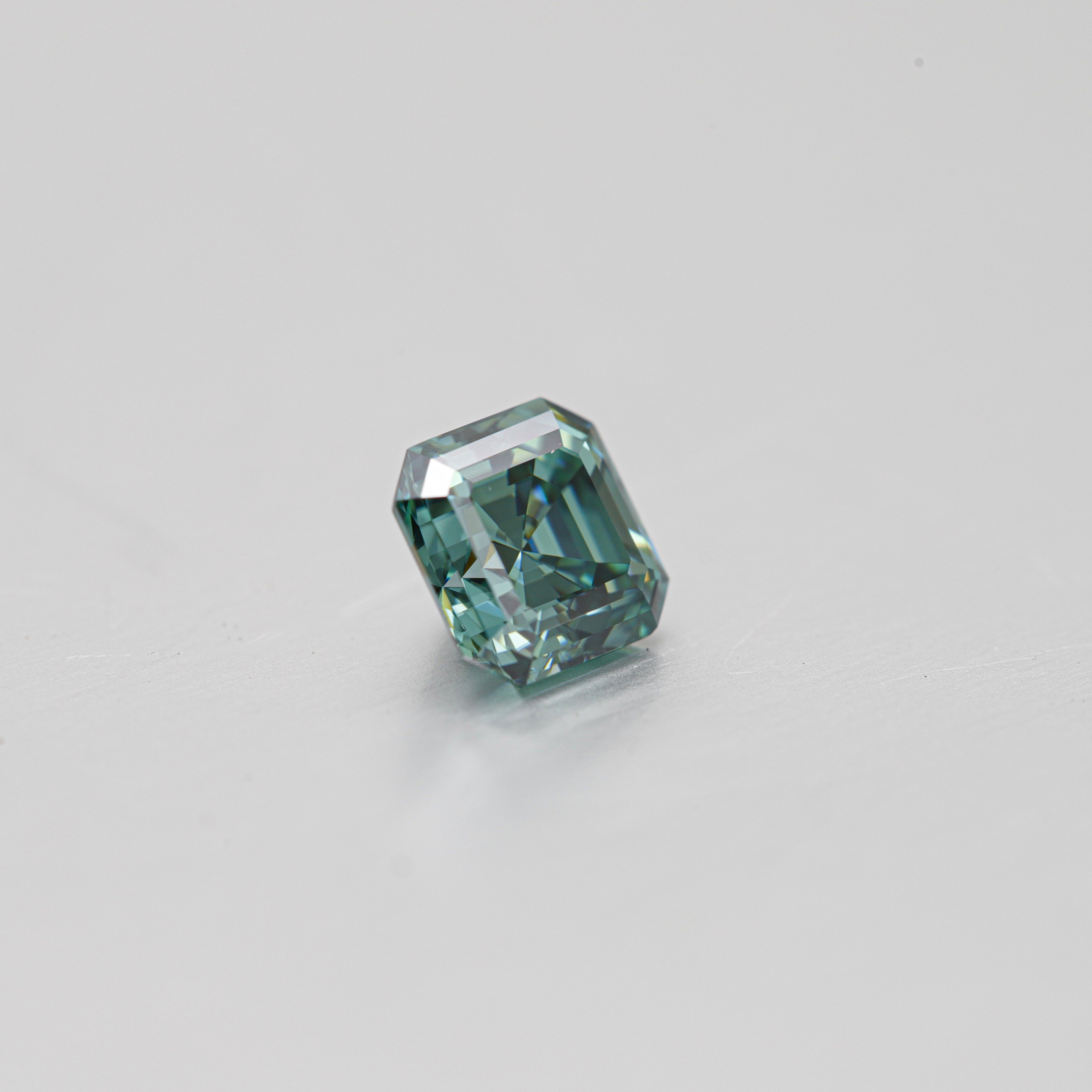 Venta al por mayor de fábrica Moissanite sintético VVS Cojín de corte DEF Green Moissanite Stone