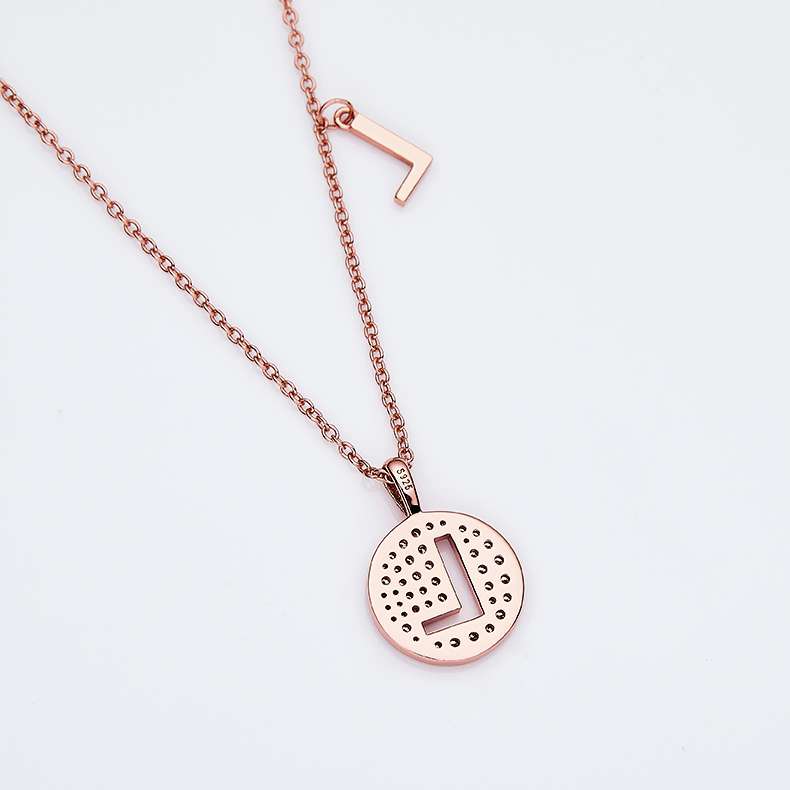 Serie alfabética L Lovely Rose Gold Necklace